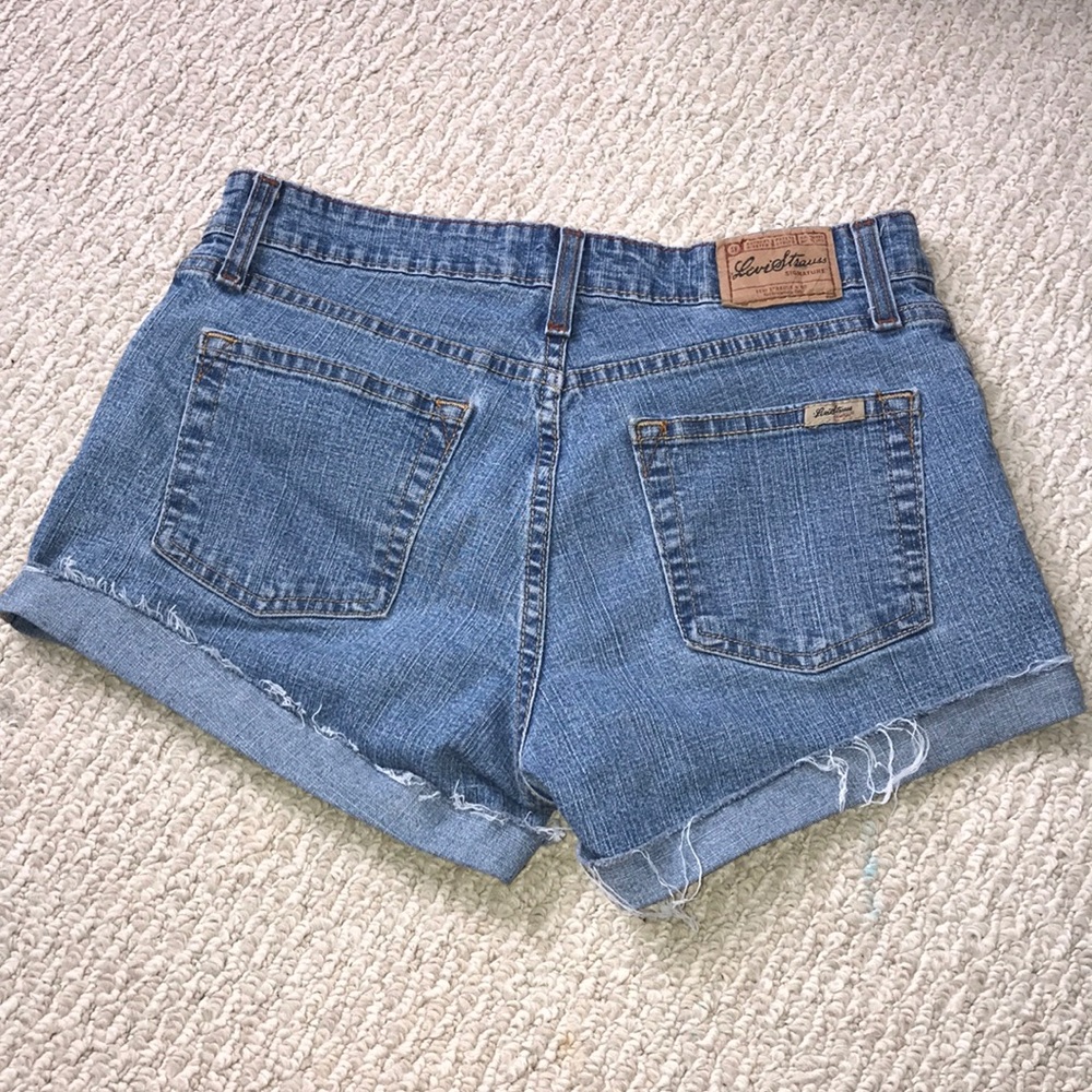 Vintage Levi’s cut off jean shorts